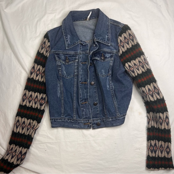 Free People Jackets & Blazers - Free People Cypress Farm Denim Jacket Sweater Sleeve Women’s Size M L030724